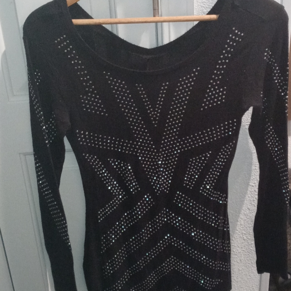 Clothes - Picture 2 of 16